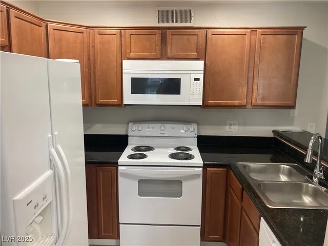 $1,550 | 3145 East Flamingo Road, Unit 1054, Las Vegas, NV 89121