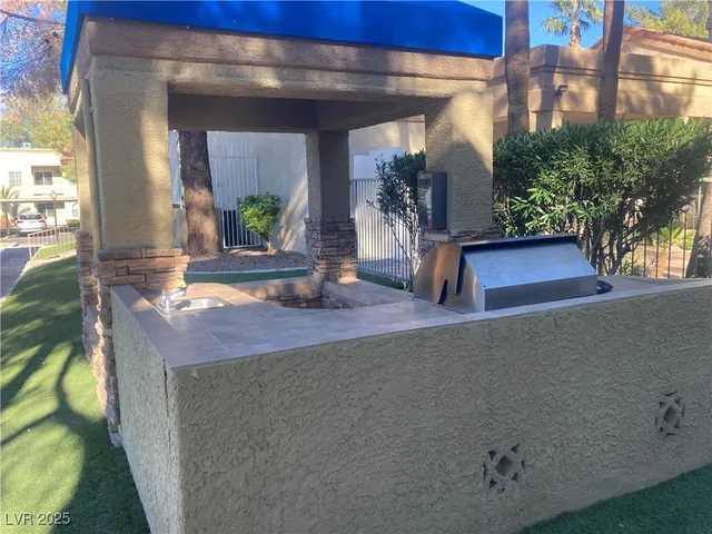 $1,550 | 3145 East Flamingo Road, Unit 1054, Las Vegas, NV 89121