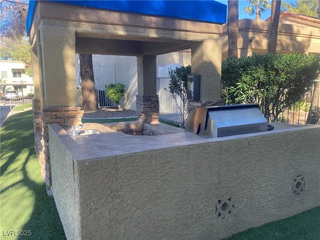 $1,550 | 3145 East Flamingo Road, Unit 1054, Las Vegas, NV 89121