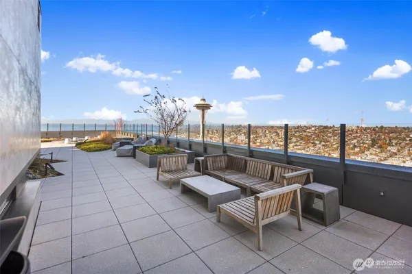 $599,995 | 2510 6th Avenue, Unit 1103, Seattle, WA 98121