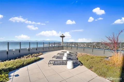 $599,995 | 2510 6th Avenue, Unit 1103, Seattle, WA 98121