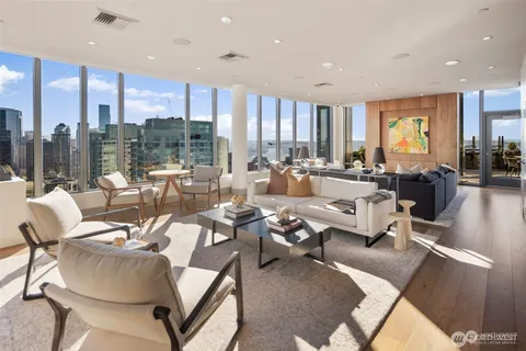 $599,995 | 2510 6th Avenue, Unit 1103, Seattle, WA 98121