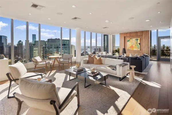 $599,995 | 2510 6th Avenue, Unit 1103, Seattle, WA 98121