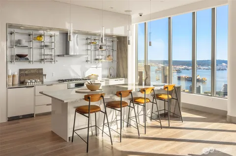 $599,995 | 2510 6th Avenue, Unit 1103, Seattle, WA 98121