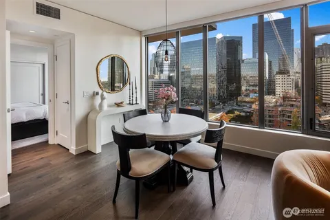 $575,000 | 2510 6th Avenue, Unit 1103, Seattle, WA 98121