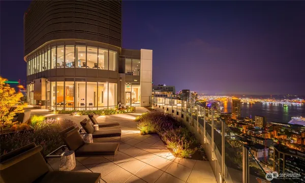 $599,995 | 2510 6th Avenue, Unit 1103, Seattle, WA 98121