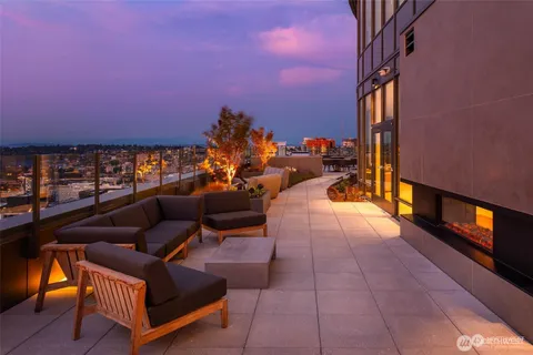 $599,995 | 2510 6th Avenue, Unit 1103, Seattle, WA 98121