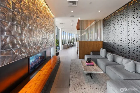 $599,995 | 2510 6th Avenue, Unit 1103, Seattle, WA 98121