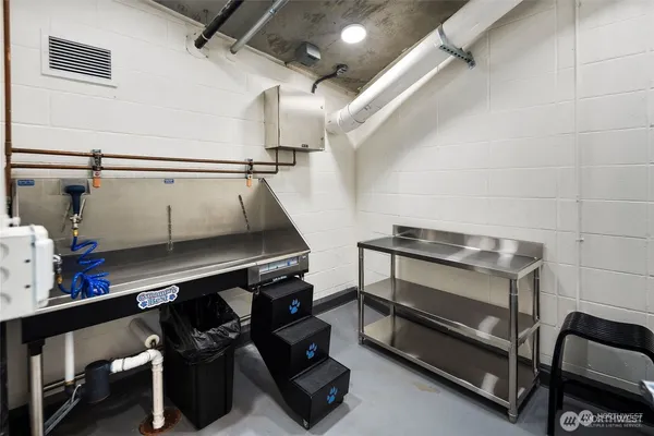 $599,995 | 2510 6th Avenue, Unit 1103, Seattle, WA 98121