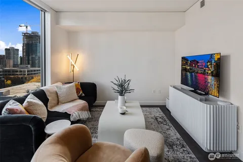 $599,995 | 2510 6th Avenue, Unit 1103, Seattle, WA 98121