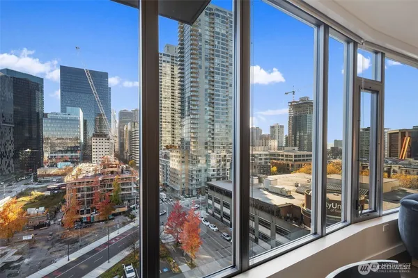 $599,995 | 2510 6th Avenue, Unit 1103, Seattle, WA 98121