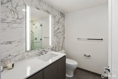 $599,995 | 2510 6th Avenue, Unit 1103, Seattle, WA 98121