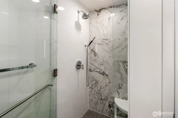 $599,995 | 2510 6th Avenue, Unit 1103, Seattle, WA 98121