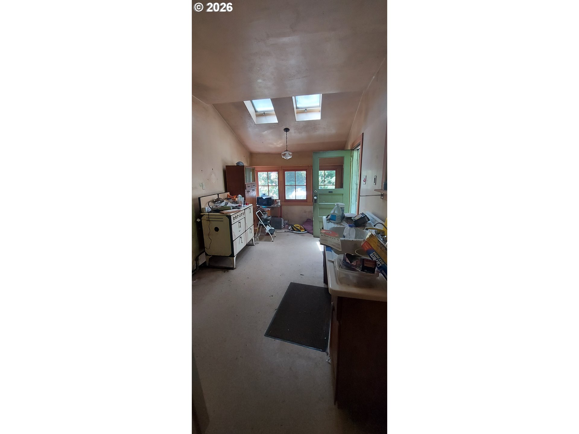 8640 Northwest Bailey Street Portland, OR 97231 - Photo 10 of 24 Kitchen