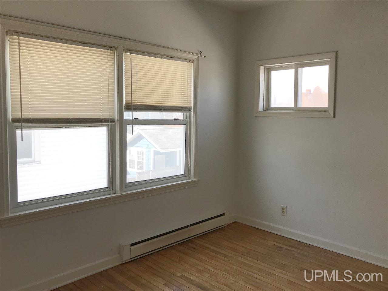 310 South 2nd Street Escanaba, MI 49829 - Photo 14 of 20