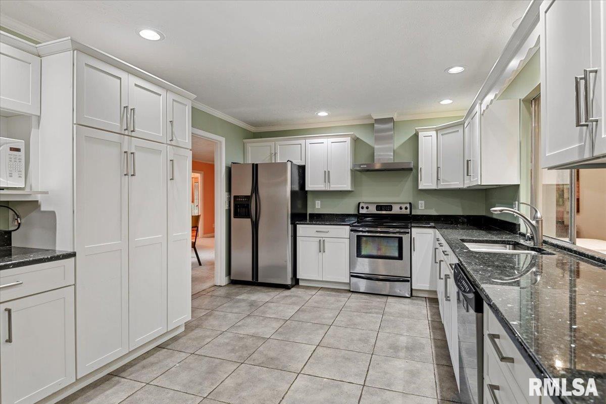 1013 East Lake Shore Drive Springfield, IL 62712 - Photo 18 of 82