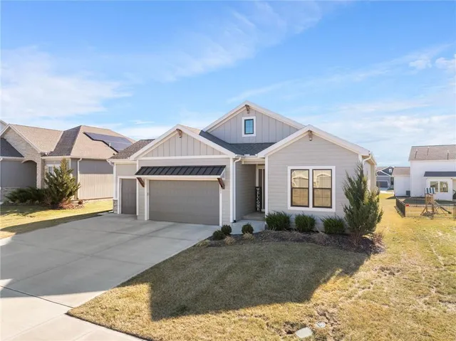 $565,000 | 1521 Southwest Arbormill Terrace, Lee's Summit, MO 64082