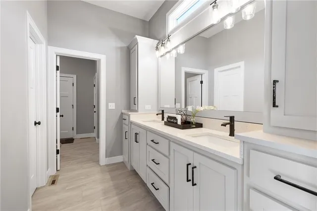 $565,000 | 1521 Southwest Arbormill Terrace, Lee's Summit, MO 64082