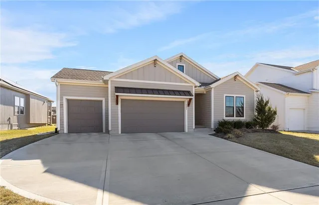 $565,000 | 1521 Southwest Arbormill Terrace, Lee's Summit, MO 64082