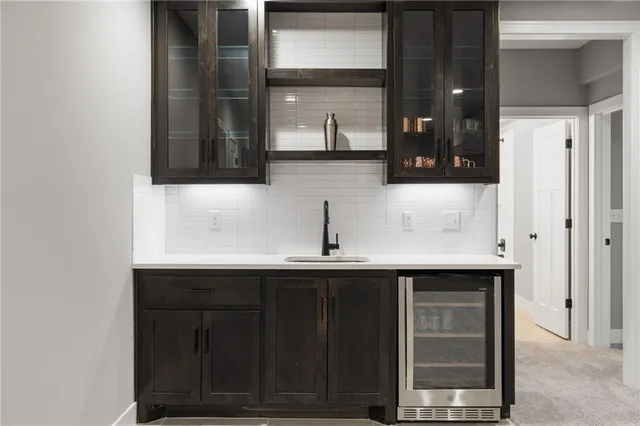 $565,000 | 1521 Southwest Arbormill Terrace, Lee's Summit, MO 64082