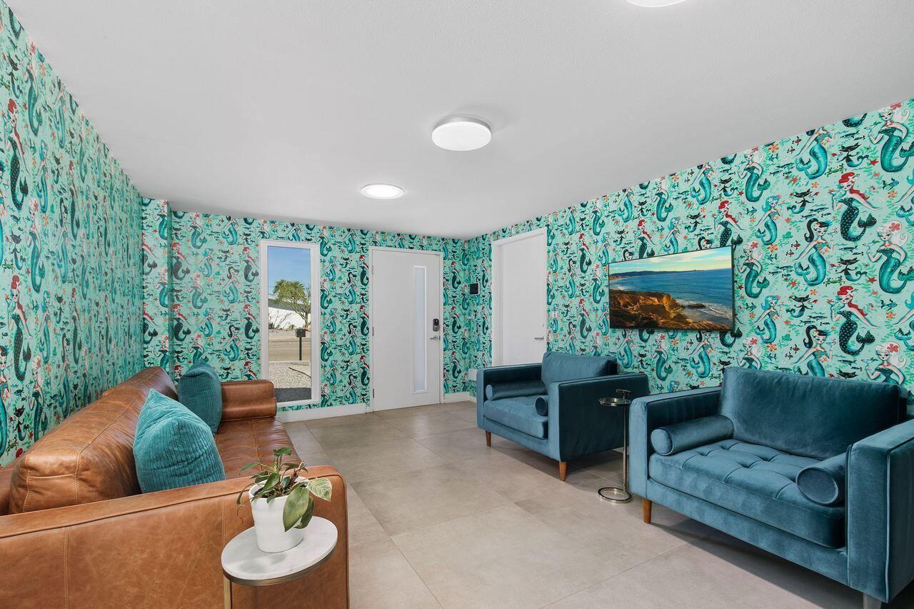 411 East Racquet Club Road Palm Springs, CA 92262 - Photo 6 of 35 Entrance and Lounge