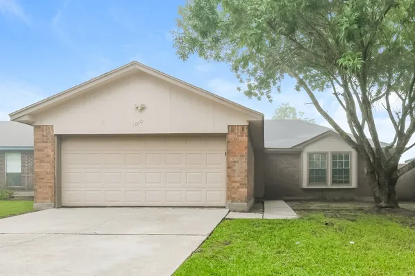 $1,890 | 1010 Hickory Post Court, Tomball, TX 77375