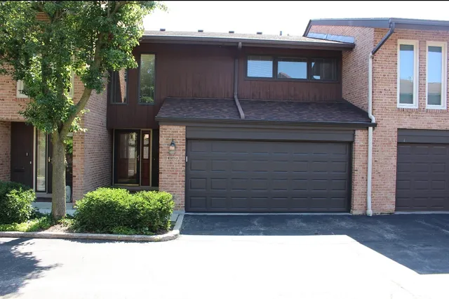 $3,850 | 1836 Wildberry Drive, Unit D, Glenview, IL 60025
