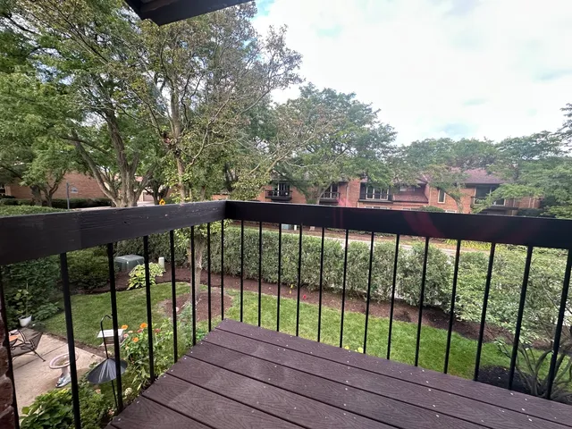 $3,850 | 1836 Wildberry Drive, Unit D, Glenview, IL 60025