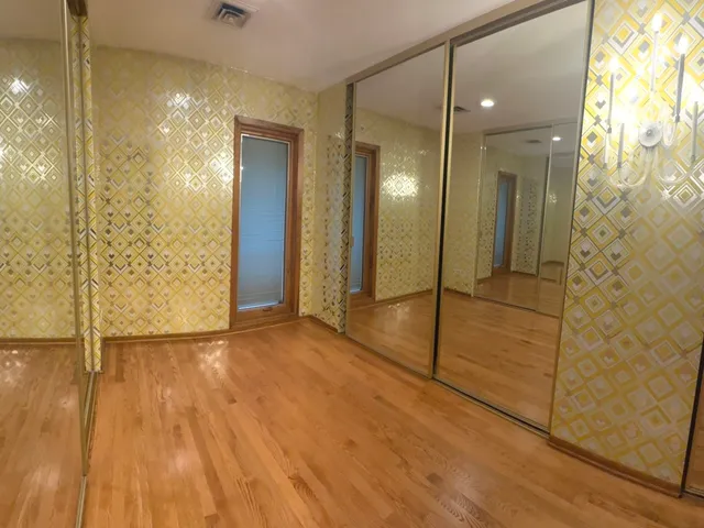 $3,850 | 1836 Wildberry Drive, Unit D, Glenview, IL 60025