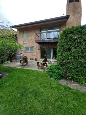 $3,850 | 1836 Wildberry Drive, Unit D, Glenview, IL 60025