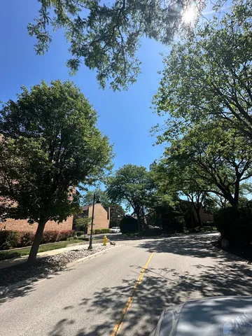 $3,850 | 1836 Wildberry Drive, Unit D, Glenview, IL 60025