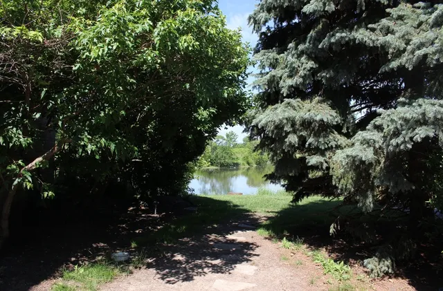 $3,850 | 1836 Wildberry Drive, Unit D, Glenview, IL 60025