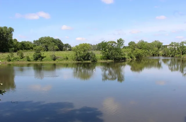 $3,850 | 1836 Wildberry Drive, Unit D, Glenview, IL 60025