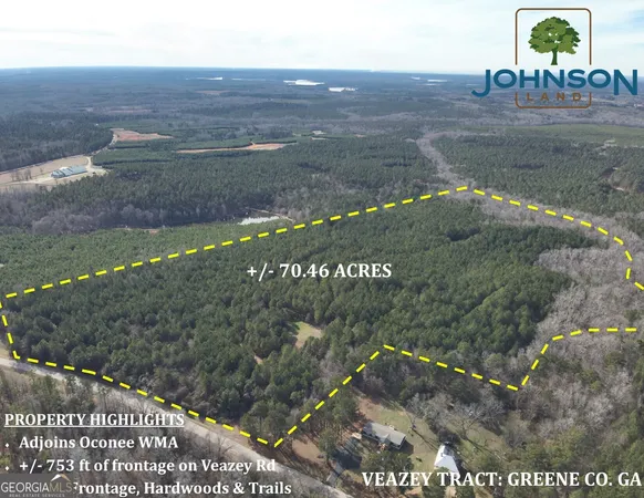 a view of a yard with an outdoor space