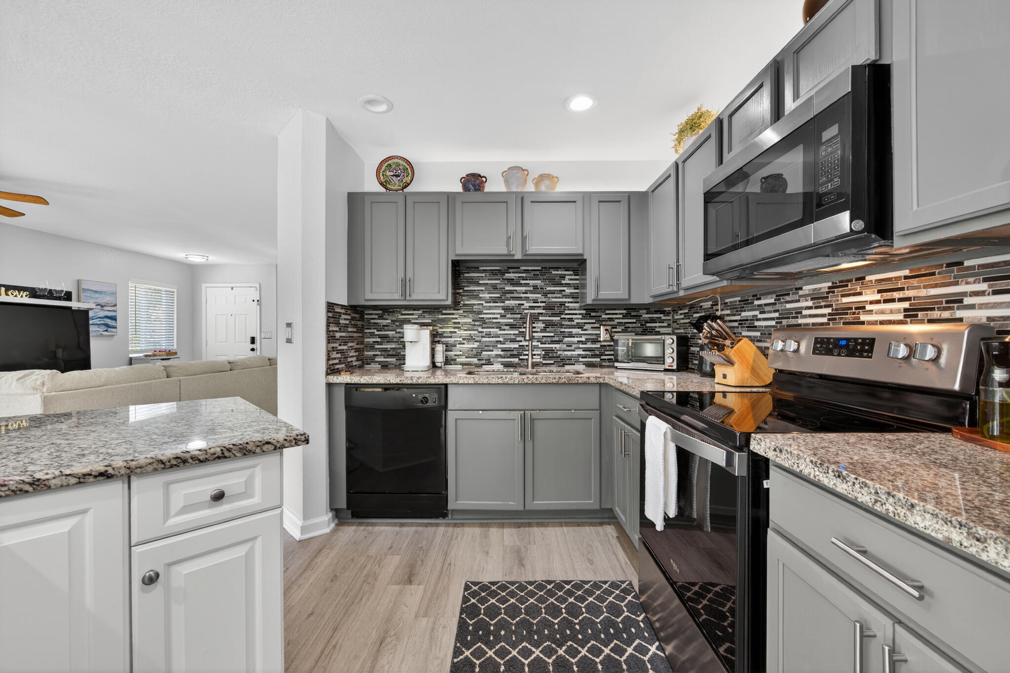 6311 Sandy Bank Terrace Riviera Beach, FL 33407 - Photo 11 of 26 11