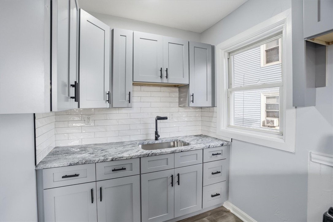 24 Reynolds Avenue Providence, RI 02905 - Photo 6 of 15