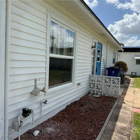 $1,300 | 26 Hamlin Court, Lehigh Acres, FL 33936