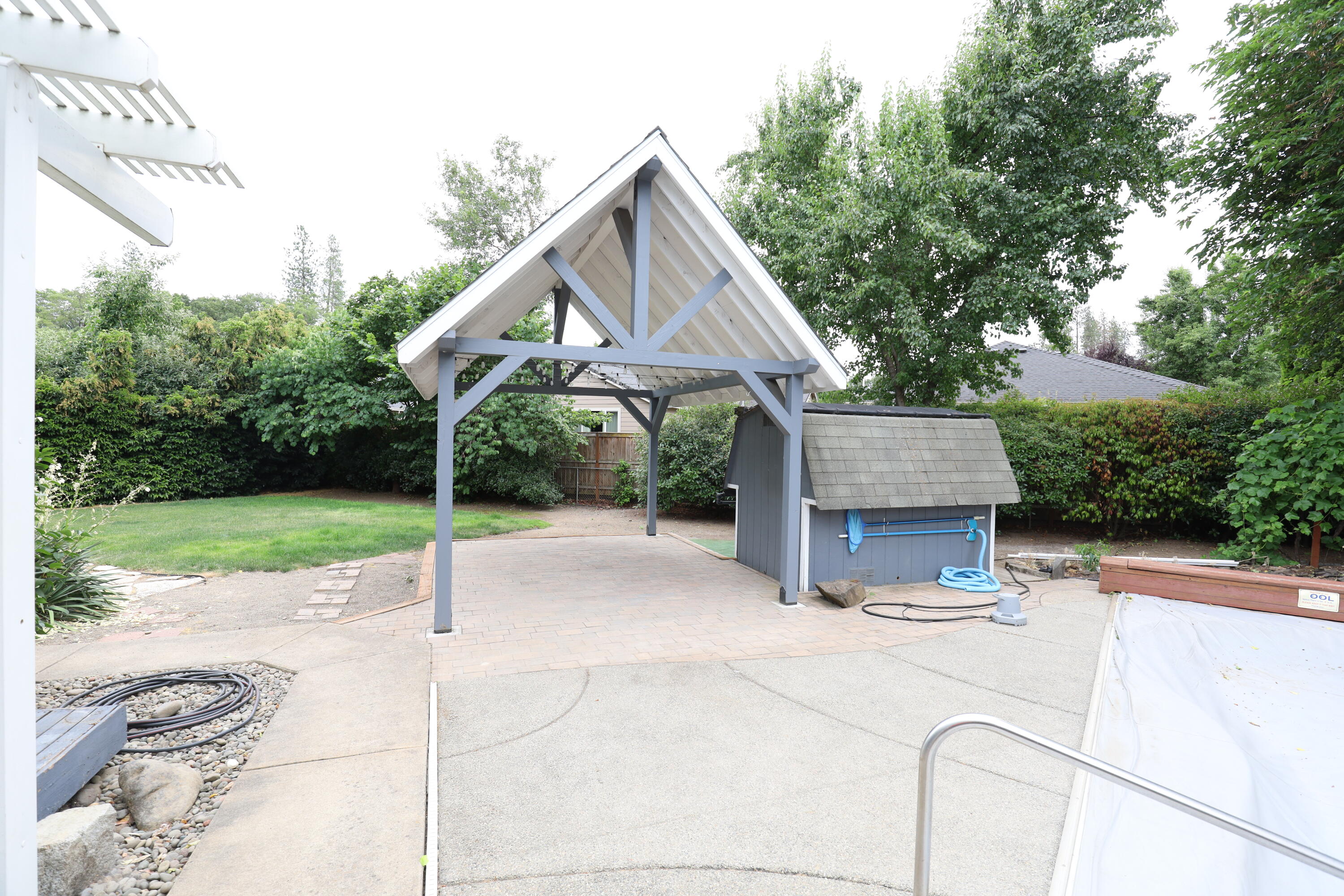 136 Lucas Court Eagle Point, OR 97524 - Photo 10 of 18 Gazebo