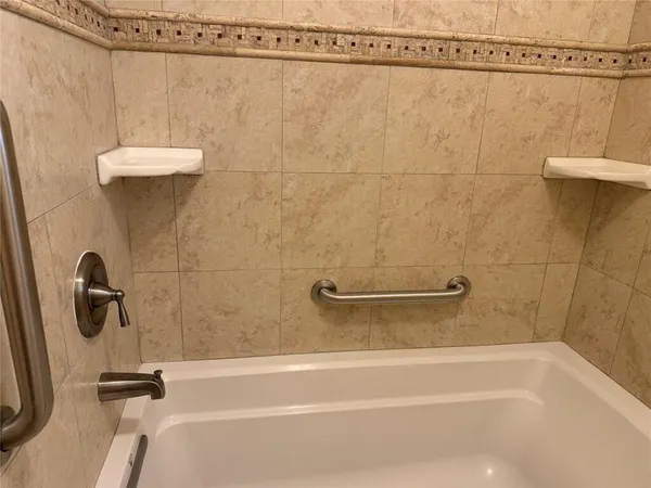 $3,200 | 11741 Northwest 30th Place, Sunrise, FL 33323