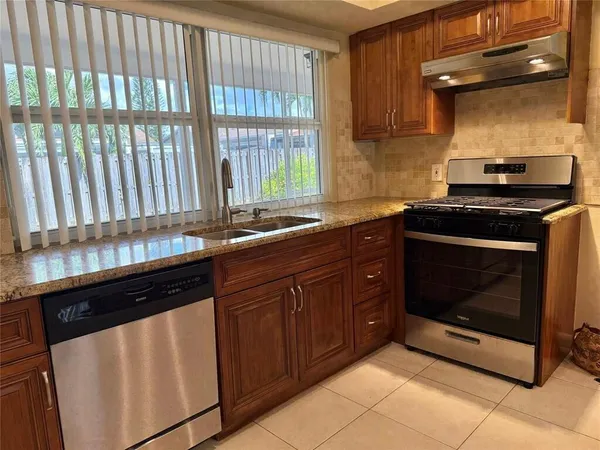 $3,200 | 11741 Northwest 30th Place, Sunrise, FL 33323