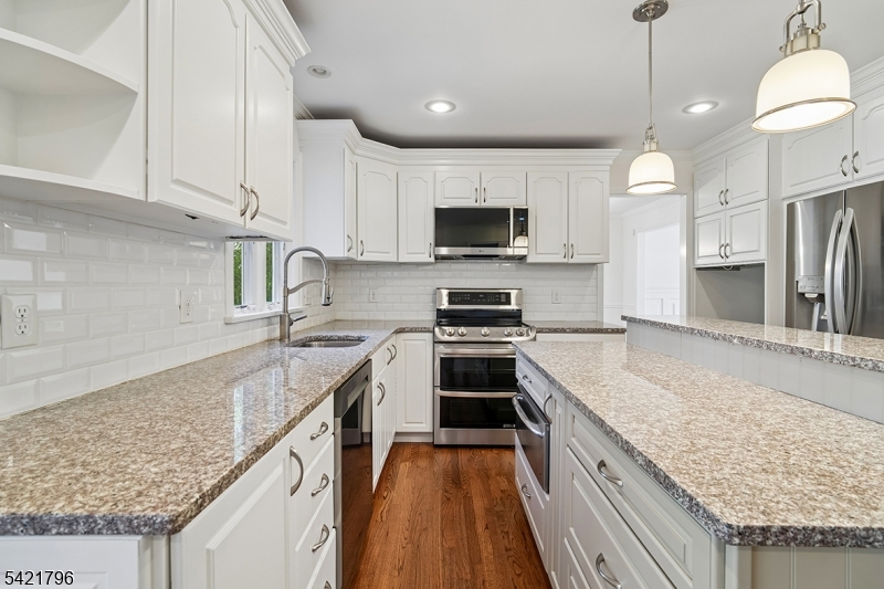 236 Spring Ridge Drive Berkeley Heights, NJ 07922 - Photo 11 of 41