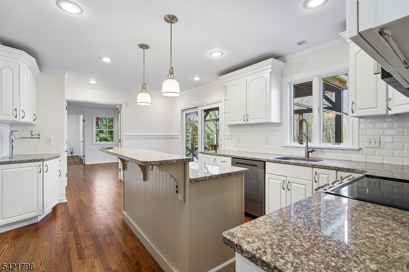 236 Spring Ridge Drive Berkeley Heights, NJ 07922 - Photo 8 of 41