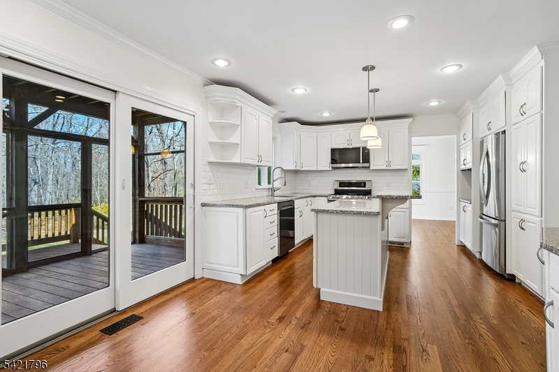 236 Spring Ridge Drive Berkeley Heights, NJ 07922 - Photo 9 of 41