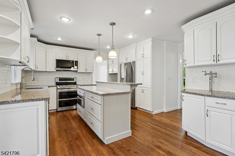 236 Spring Ridge Drive Berkeley Heights, NJ 07922 - Photo 10 of 41