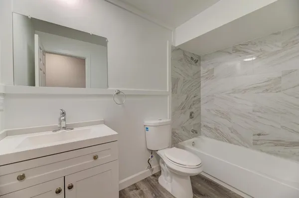 $2,000 | 2440 Waterbury Drive, Unit 305, Woodridge, IL 60517