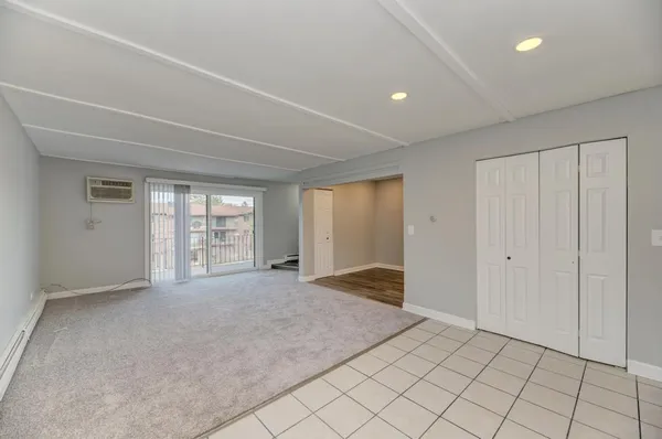 $2,000 | 2440 Waterbury Drive, Unit 305, Woodridge, IL 60517