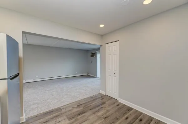 $2,000 | 2440 Waterbury Drive, Unit 305, Woodridge, IL 60517