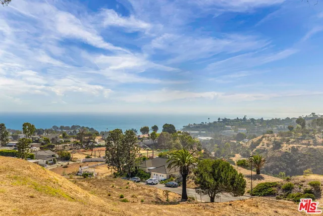 $4,995,000 | 750 North VÃa Santa Ynez, Pacific Palisades, CA 90272