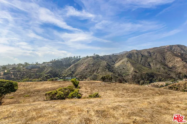 $4,995,000 | 750 North VÃa Santa Ynez, Pacific Palisades, CA 90272