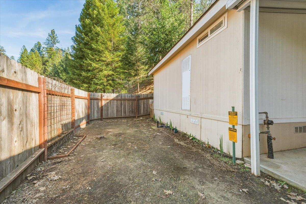 13976 Golden Star Road Grass Valley, CA 95949 - Photo 15 of 25